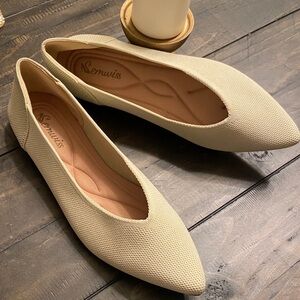 NWOT: Semwiss Women’s Ballet Flats